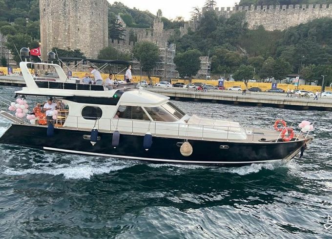 Custom Made Motoryacht
