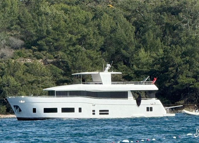 Custom Made Motoryacht