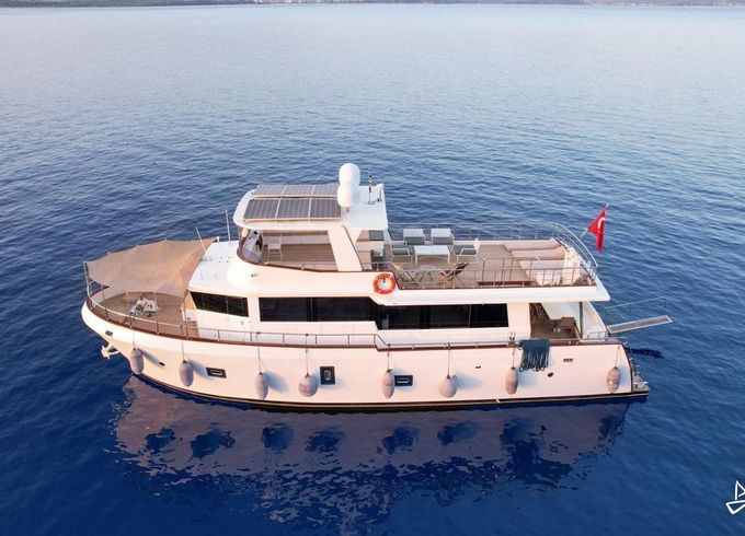 Custom Made Motoryacht