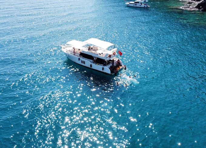 Custom Made Motoryacht