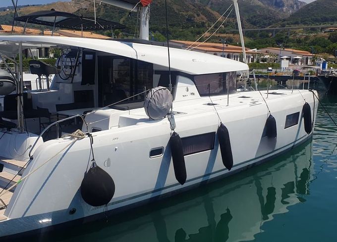 Lagoon 42