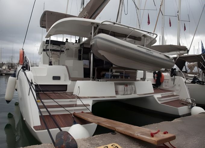 Lagoon 42