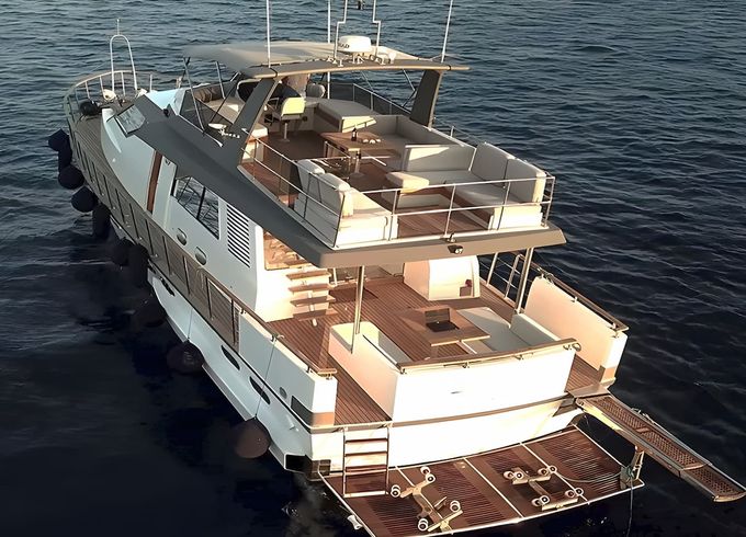 Custom Made Motoryacht