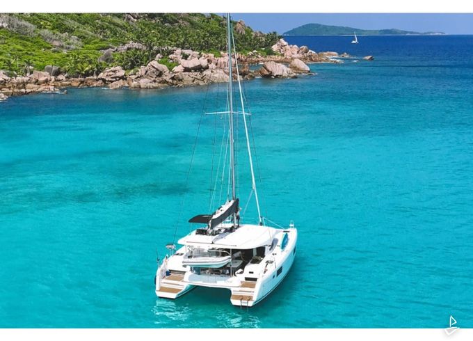 Lagoon 42