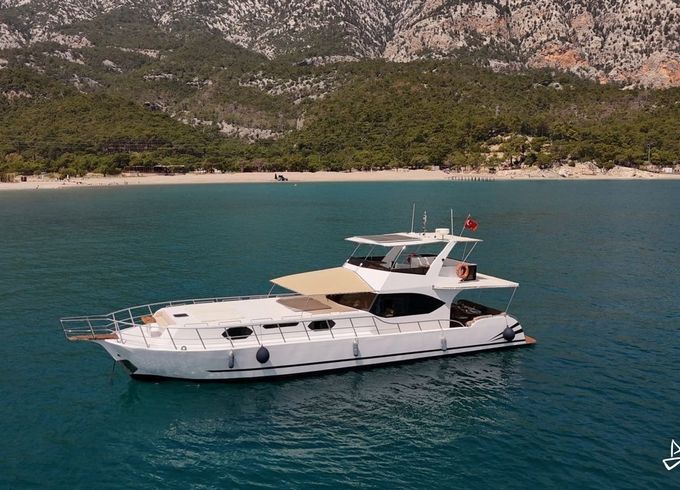 Custom Made Motoryacht