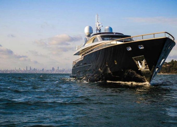 Custom Made Motoryacht