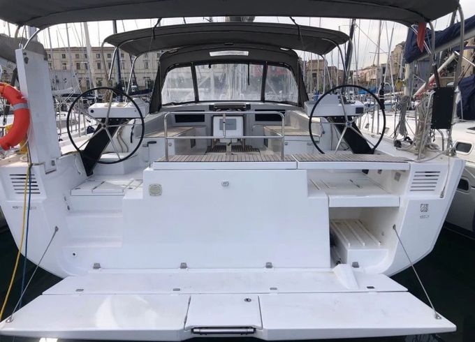 Dufour 530