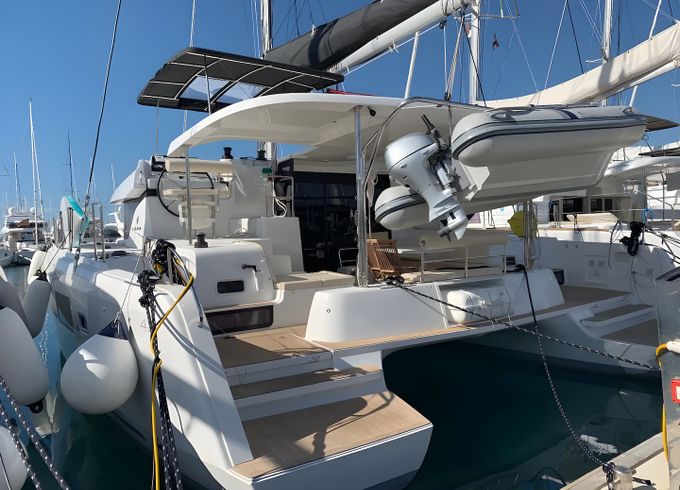 Lagoon 42