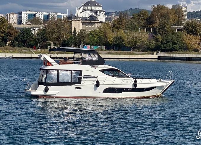 Custom Made Motoryacht