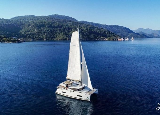 Fountaine Pajot Lucia 40