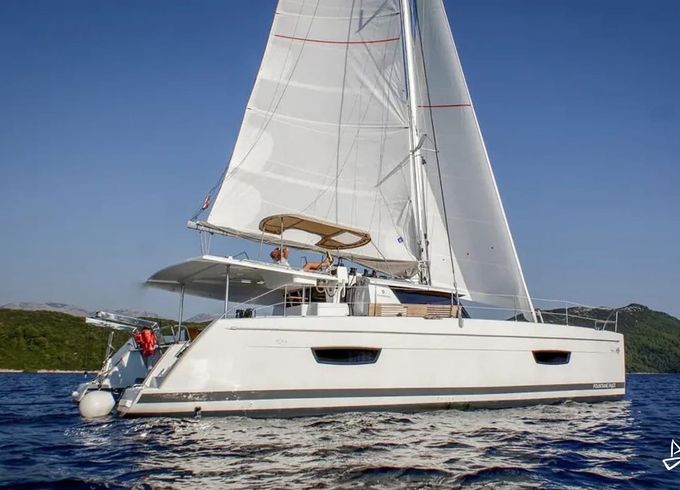 Fountaine Pajot Helia 44