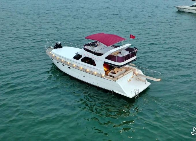 Custom Made Motoryacht