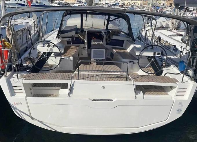 Dufour 470