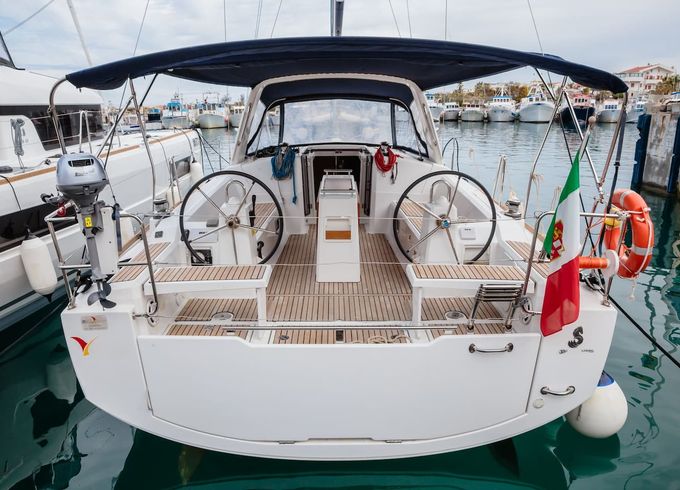 Beneteau Oceanis 38