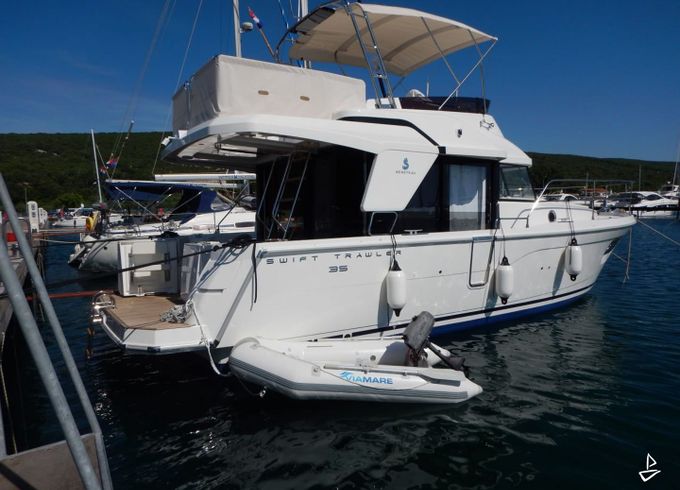 Beneteau Swift Trawler 35