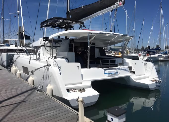 Lagoon 42