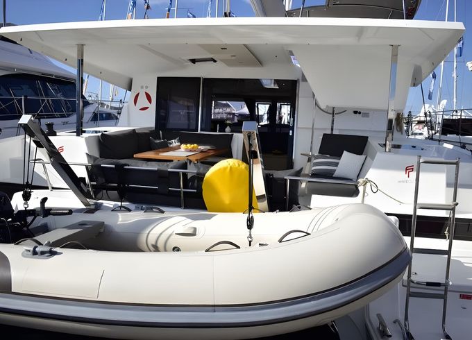 Fountaine Pajot Lucia 40