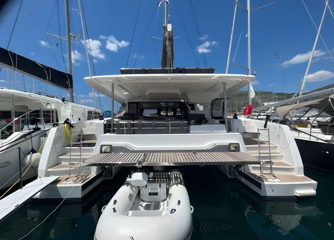 Fountaine Pajot Aura 51