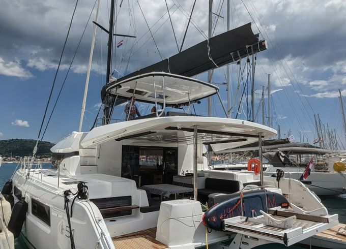 Lagoon 51