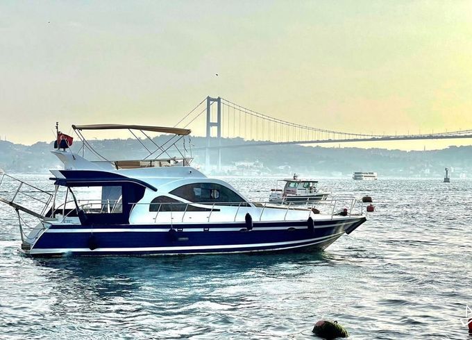 Custom Made Motoryacht