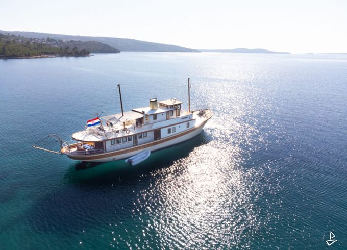 Custom Made Motoryacht