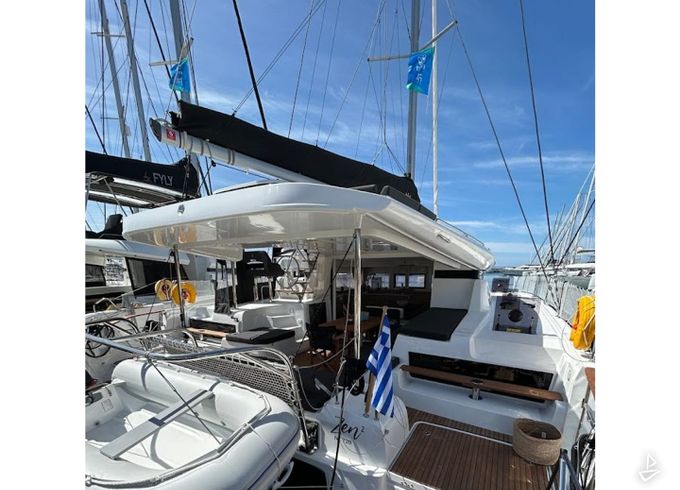 Lagoon 43