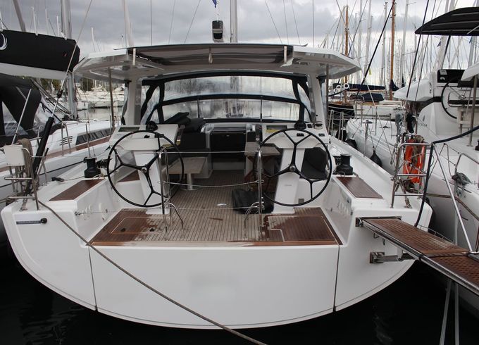 Hanse 548