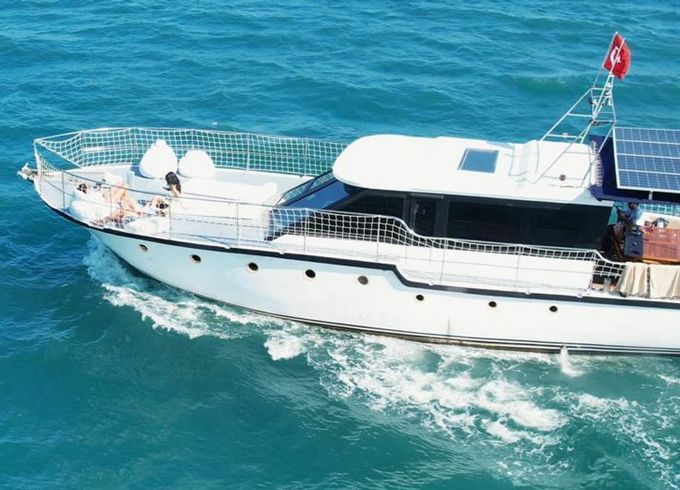 Custom Made Motoryacht