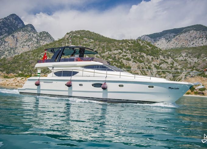 Ferretti Yachts 550