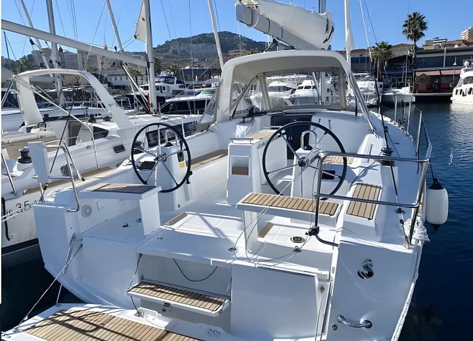 Beneteau Oceanis 38.1
