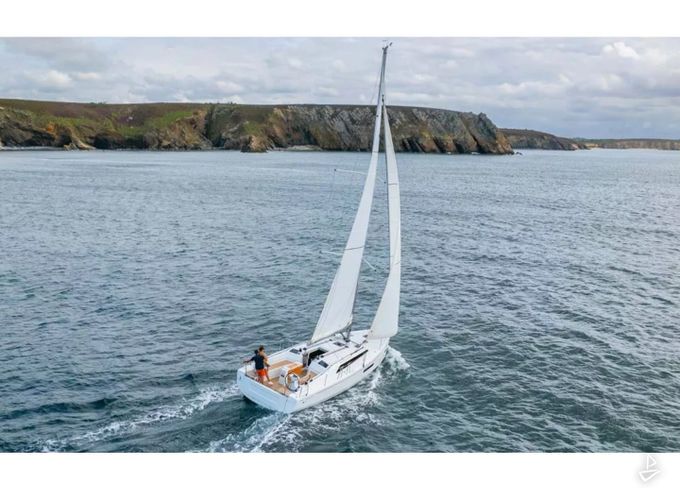 Beneteau Oceanis 37.1