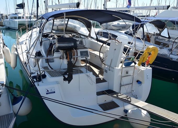 Beneteau Oceanis 43