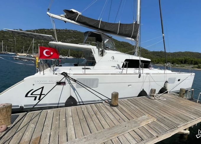 Lagoon 440
