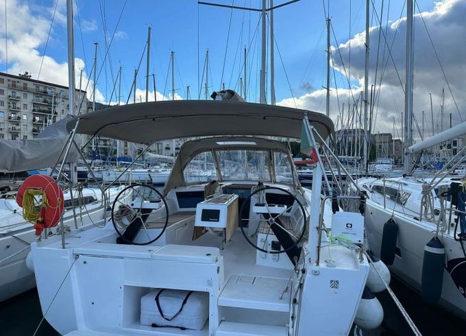Dufour 390
