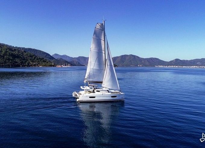 Fountaine Pajot Lucia 40