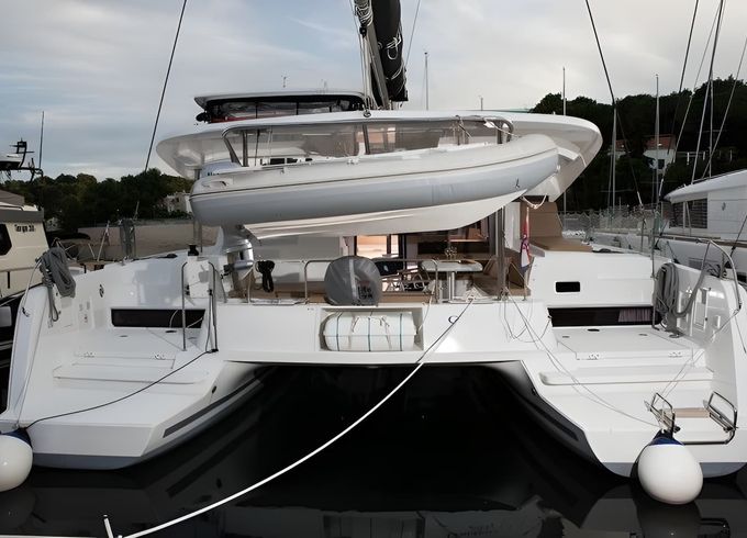 Lagoon 42