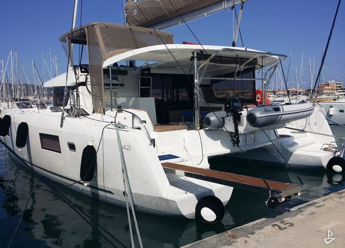 Lagoon 42
