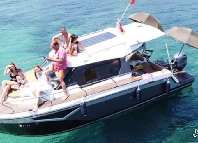 Custom Made Motoryacht
