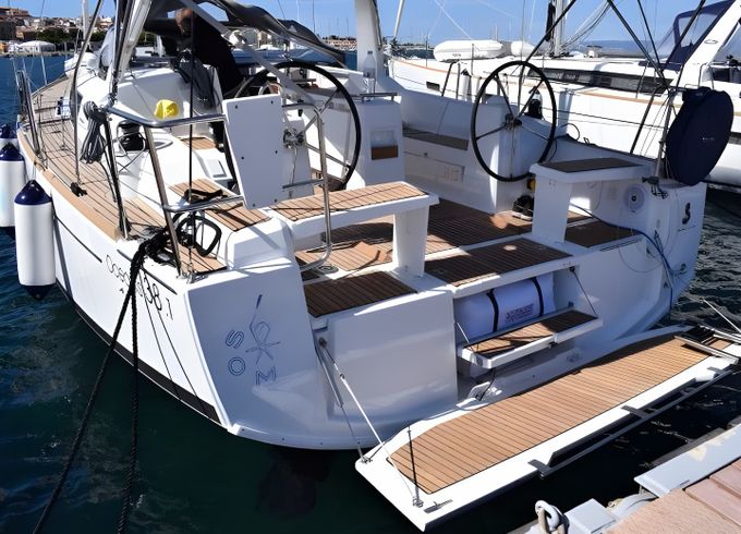 Beneteau Oceanis 38