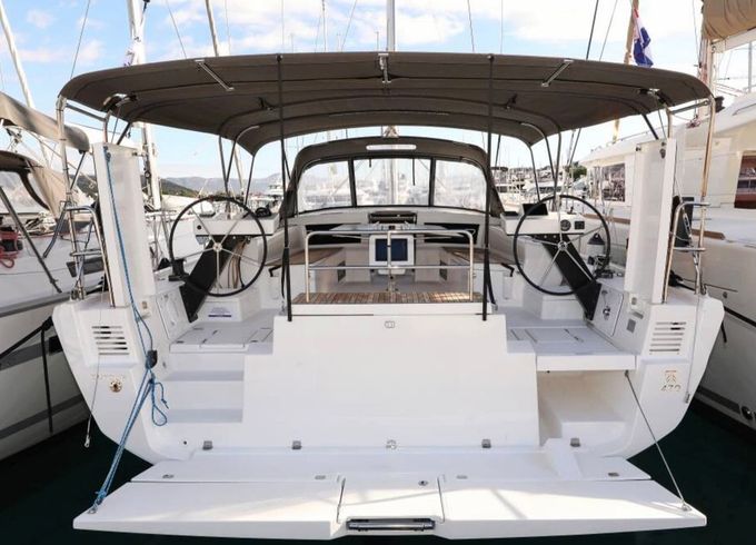 Dufour 470