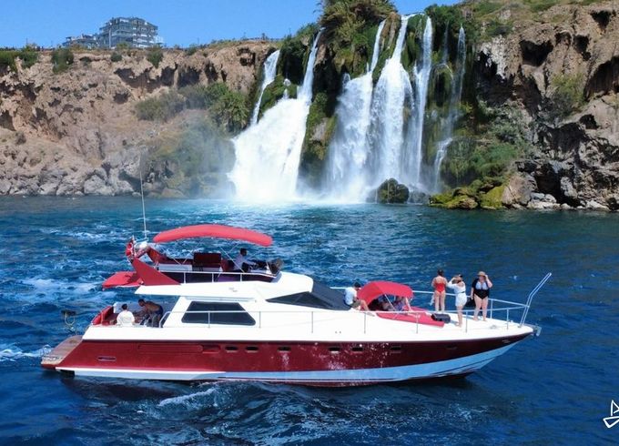 Ferretti Yachts Altura 61