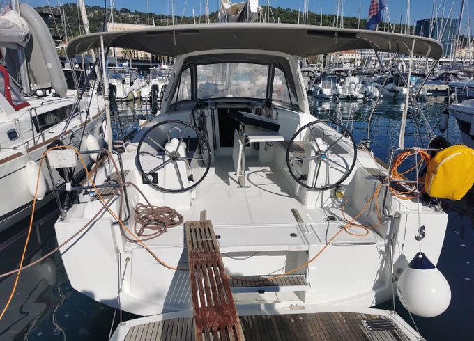 Beneteau Oceanis 38.1