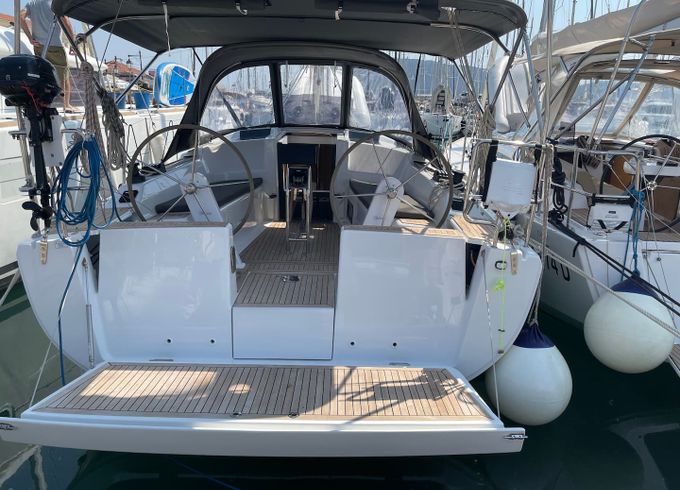 Hanse 348