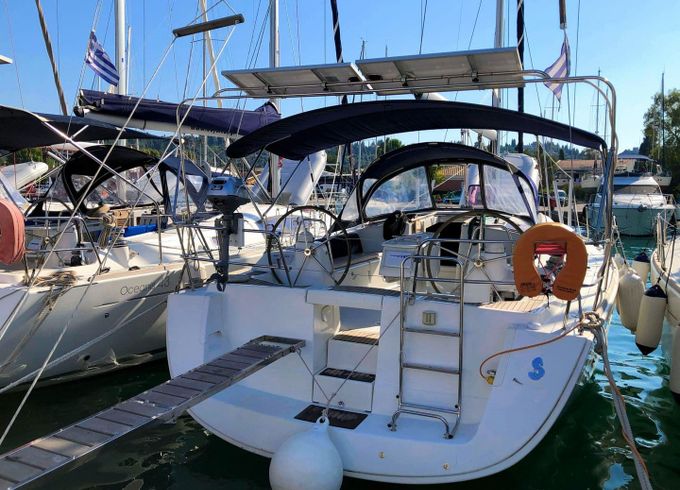 Beneteau Oceanis 43