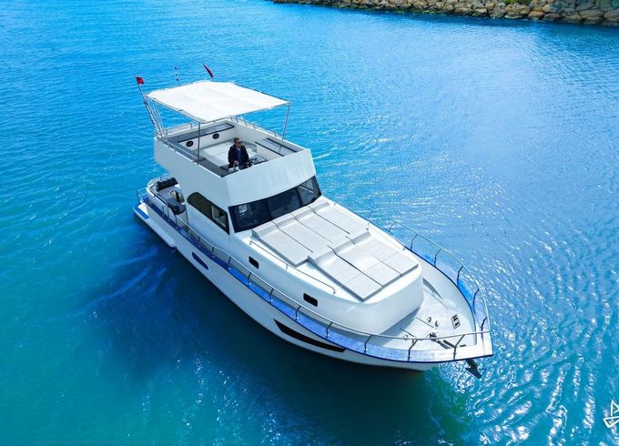 Custom Made Motoryacht