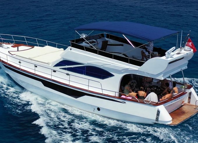 Custom Made Motoryacht
