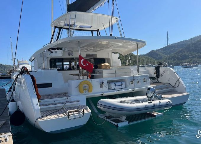 Lagoon 46 Fly
