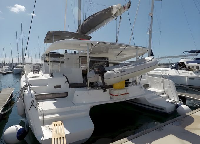 Lagoon 42