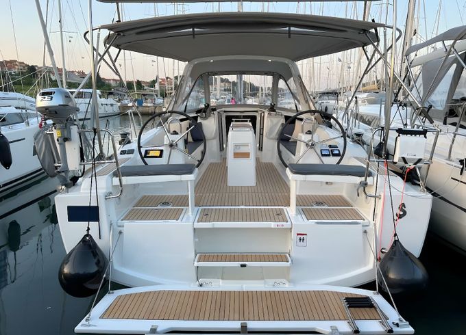 Beneteau Oceanis 38.1