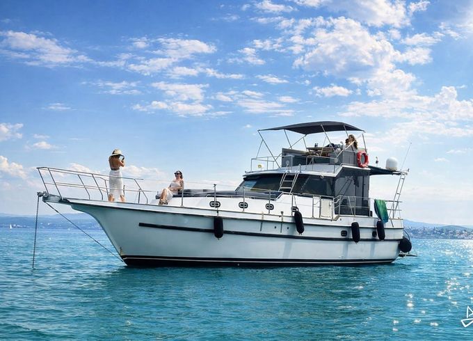 Custom Made Motoryacht